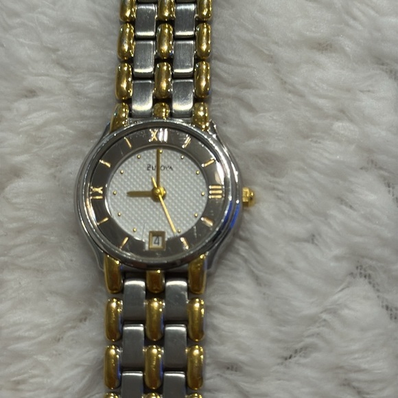 Bulova Womens Gold Tone & Stainless Silver Two-Tone Quartz Watch New Battery - Picture 2 of 6